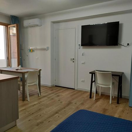 Dh Studio Apartments カステッランマーレ・デル・ゴルフォ エクステリア 写真