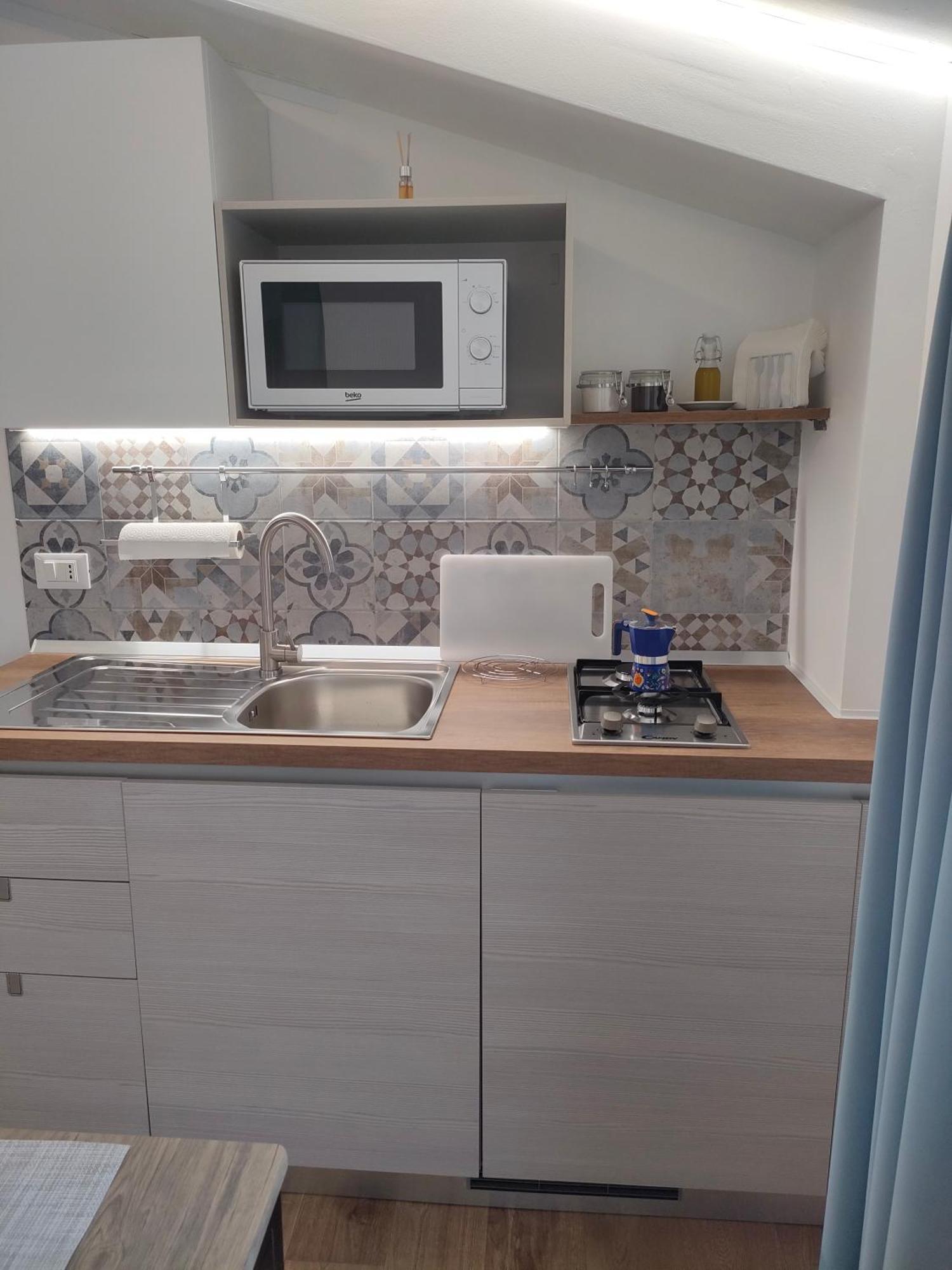 Dh Studio Apartments カステッランマーレ・デル・ゴルフォ エクステリア 写真